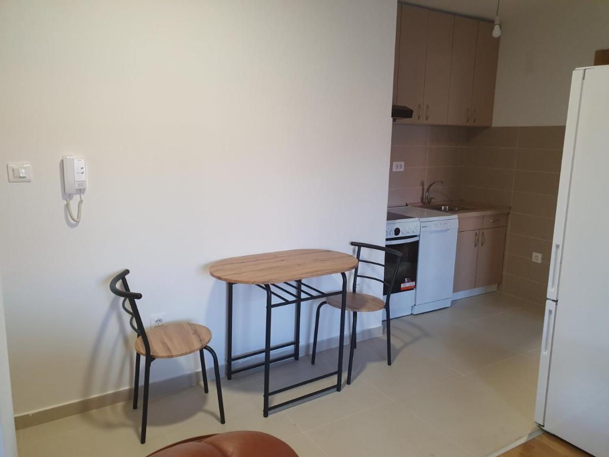 Sunny Hill Suite Ljubovic Ποντγορίτσα Εξωτερικό φωτογραφία